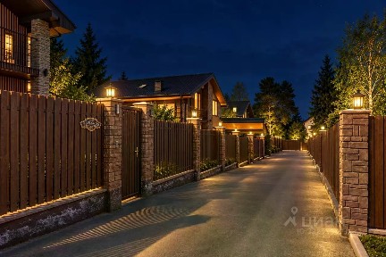 Продается 2-этажный дом, 301,4 м²