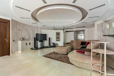 Сдается 5-комн. квартира, 233 м²