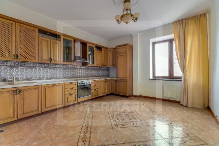Сдается 4-комн. квартира, 180 м²