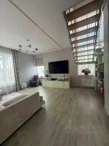 Продается 3-этажный дом, 270 м²