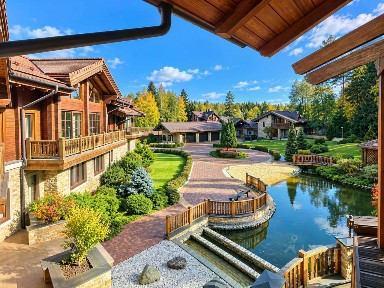Продается 3-этажный коттедж, 1 500 м²