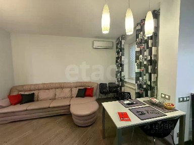 Продается 4-комн. квартира, 87 м²