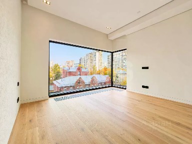 Продается 4-комн. квартира, 115 м²