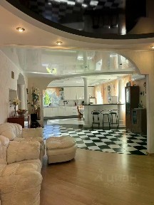 Продается 3-этажный дом, 281 м²