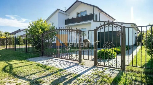 Продается 2-этажный коттедж, 214 м²