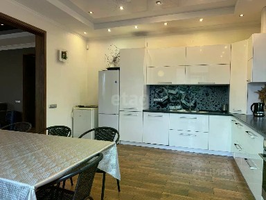 Продается 2-этажный дом, 306 м²