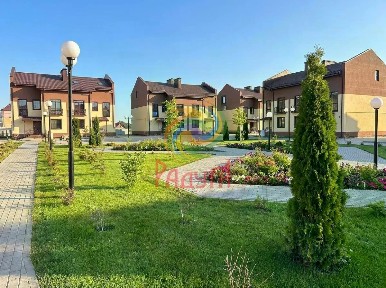 Продается 3-этажный таунхаус, 210 м²