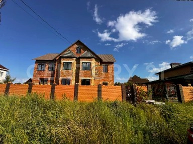 Продается 3-этажный дом, 326,6 м²