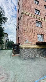 Омская область, Омск, Советский, мкр. Город Нефтяников, Городок Нефтяников микрорайон, ул. Энтузиастов, 63В