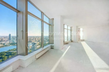 Продаются 4-комн. апартаменты, 226 м²