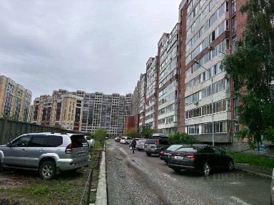 Омская область, Омск, Кировский, мкр. Прибрежный, ул. Крупской, 12/1