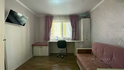Продается 4-комн. квартира, 74,2 м²