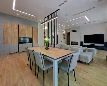 Продаются 3-комн. апартаменты, 98 м²