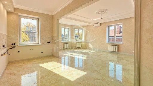 Продается 2-этажный дом, 294,8 м²