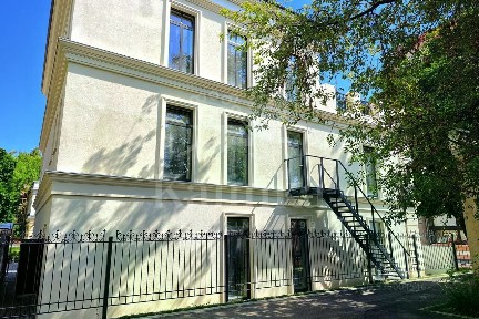 Сдается здание, 457,8 м²