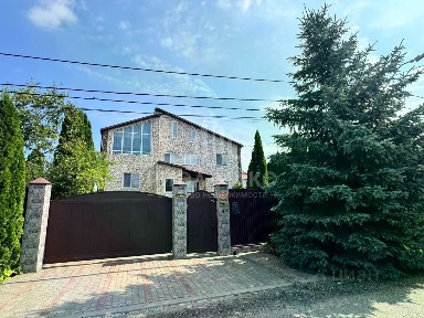 Продается 3-этажный дом, 298,7 м²