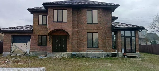 Продается 2-этажный дом, 270 м²