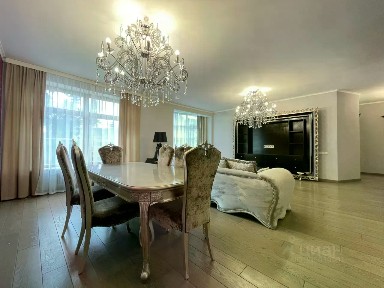 Сдается 3-комн. квартира, 137 м²