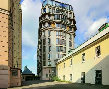 Сдается 4-комн. квартира, 156 м²