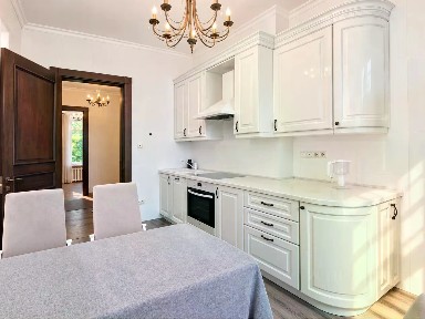 Сдается 4-комн. квартира, 106 м²