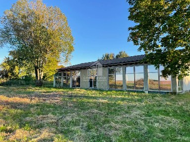Продается торговая площадь, 324 м²