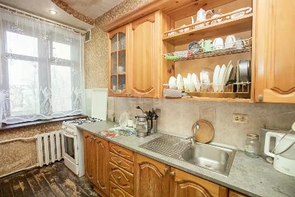 Продается 4-комн. квартира, 82 м²