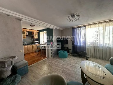 Продается 4-комн. квартира, 75 м²