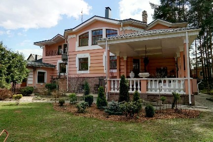Продается 3-этажный дом, 860 м²