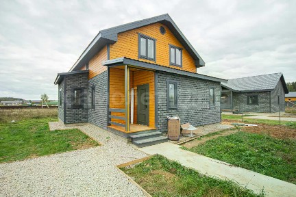 Продается 2-этажный дом, 150 м²