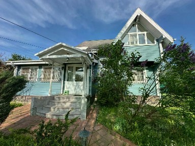 Продается 2-этажный дом, 208 м²