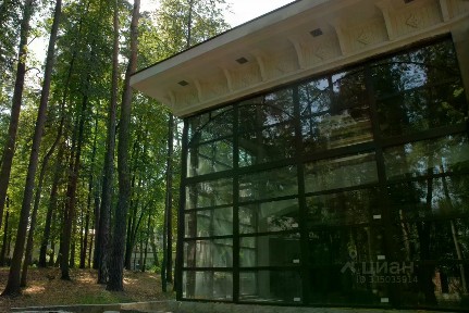Продается 3-этажный дом, 1 500 м²
