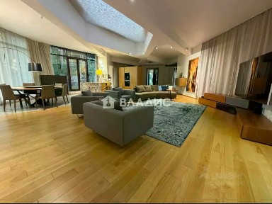 Продается 1-этажный дом, 700 м²