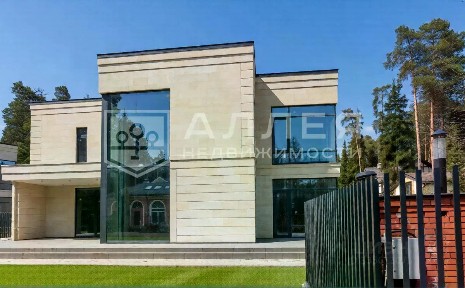 Продается 2-этажный коттедж, 600 м²