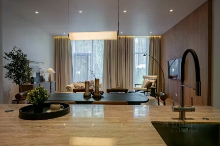 Сдается 3-этажный таунхаус, 278 м²