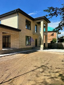 Продается 2-этажный дом, 195 м²
