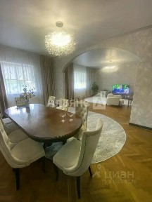 Продается 3-этажный дом, 369,7 м²