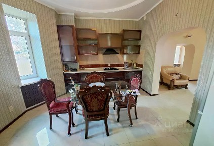 Продается 2-этажный дом, 320 м²