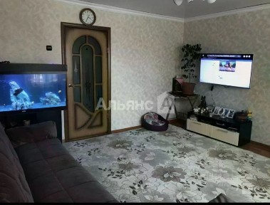 Продается 4-комн. квартира, 65 м²