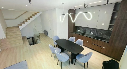 Продается 3-этажный таунхаус, 250 м²