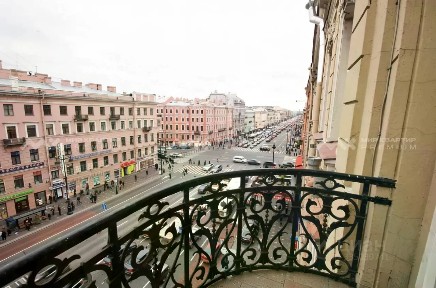 Продается 5-комн. квартира, 250,3 м²