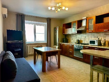 Продается 4-комн. квартира, 140 м²