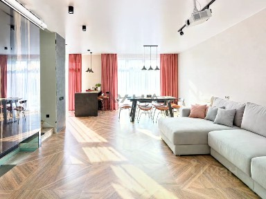 Продается 3-этажный таунхаус, 121 м²
