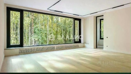 Продается 5-комн. квартира, 220 м²