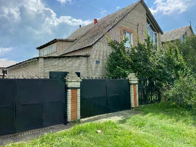 Продается 2-этажный коттедж, 304 м²