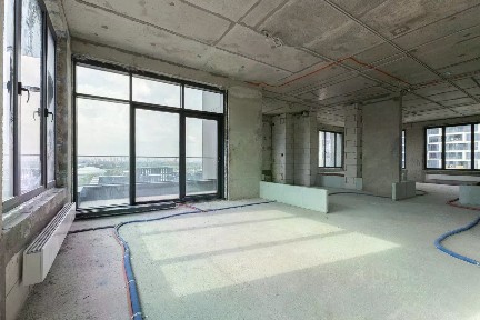 Продается 4-комн. квартира, 144 м²