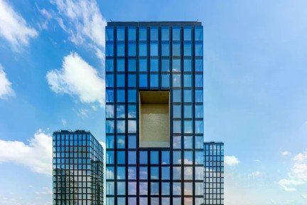Продается 4-комн. квартира, 205 м²