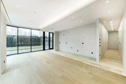 Продается 4-комн. квартира, 207 м²