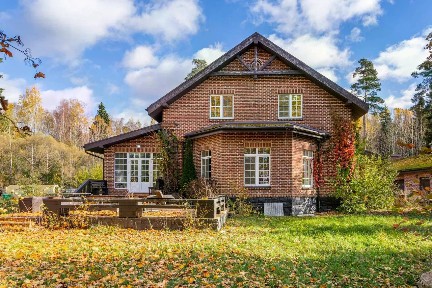 Продается 2-этажный дом, 200 м²