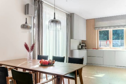 Продается 3-этажный таунхаус, 130 м²