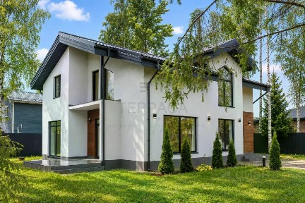 Продается 2-этажный дом, 200 м²